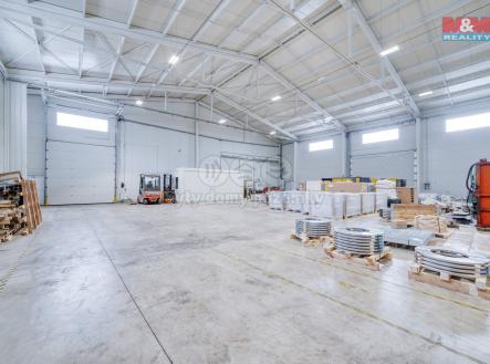 Pronájem - skladovací prostor, 638 m²
