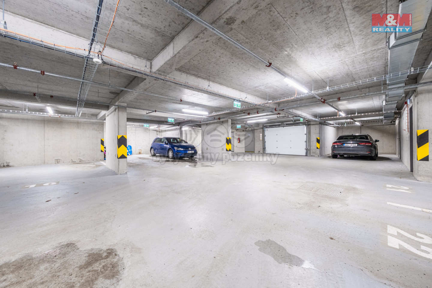 Prodej garážového stání, 16 m²