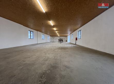 Pronájem - skladovací prostor, 320 m²