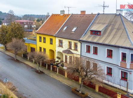 pohled na dům | Prodej - dům/vila, 220 m²