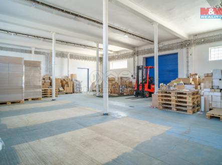 Pronájem - skladovací prostor, 650 m²