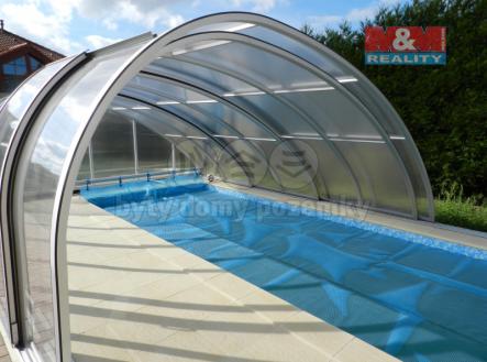 zastřešený venkovní bazén | Pronájem - dům/vila, 412 m²