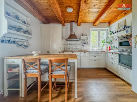 kuchyně | Prodej - dům/vila, 360 m²