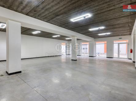 Pronájem - obchodní prostor, 563 m²