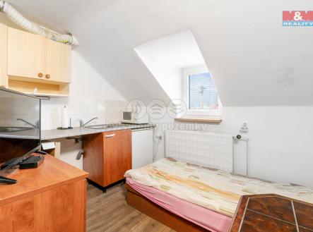 Obytná místnost s kuchyní. | Prodej bytu, 1+1, 28 m²