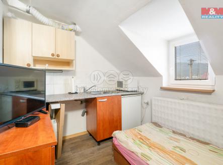 Obytná místnost s kuchyní. | Prodej bytu, 1+1, 28 m²