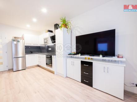 obývací část a kuchyně | Prodej bytu, 3+kk, 93 m²