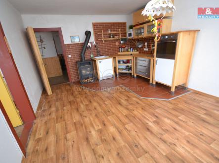 Obývací pokoj s kuchyní 2.jpg | Prodej - chata/rekreační objekt, 100 m²