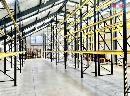 IMG_3605.jpg | Pronájem - skladovací prostor, 976 m²