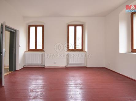 byt 100 cerveny pokoj 2.jpg | Prodej bytu, 2+1, 100 m²