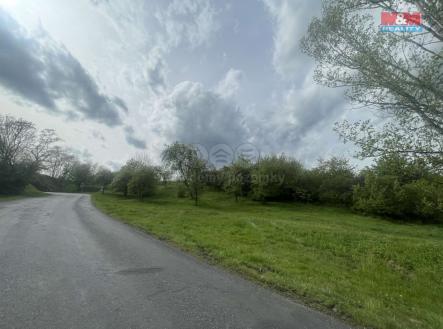 Okolí pozemku | Prodej - pozemek, trvalý travní porost, 3 369 m²