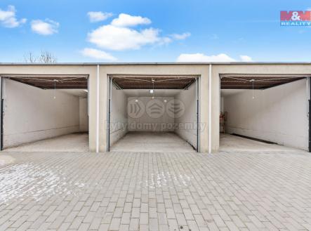 3 garáže | Pronájem - obchodní prostor, 382 m²