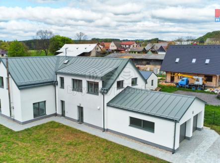 dům | Prodej - dům/vila, 256 m²