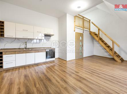 Kuchyně s obývacím pokojem. | Pronájem bytu, 2+kk, 60 m²