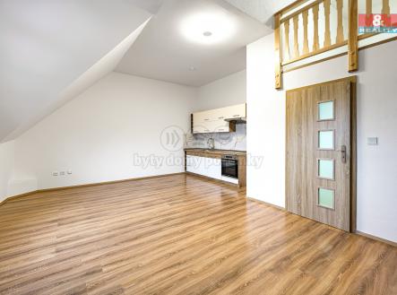 Kuchyně s obývacím pokojem. | Pronájem bytu, 2+kk, 60 m²
