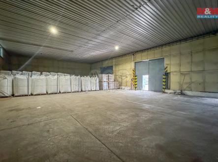 Pronájem - skladovací prostor, 400 m²