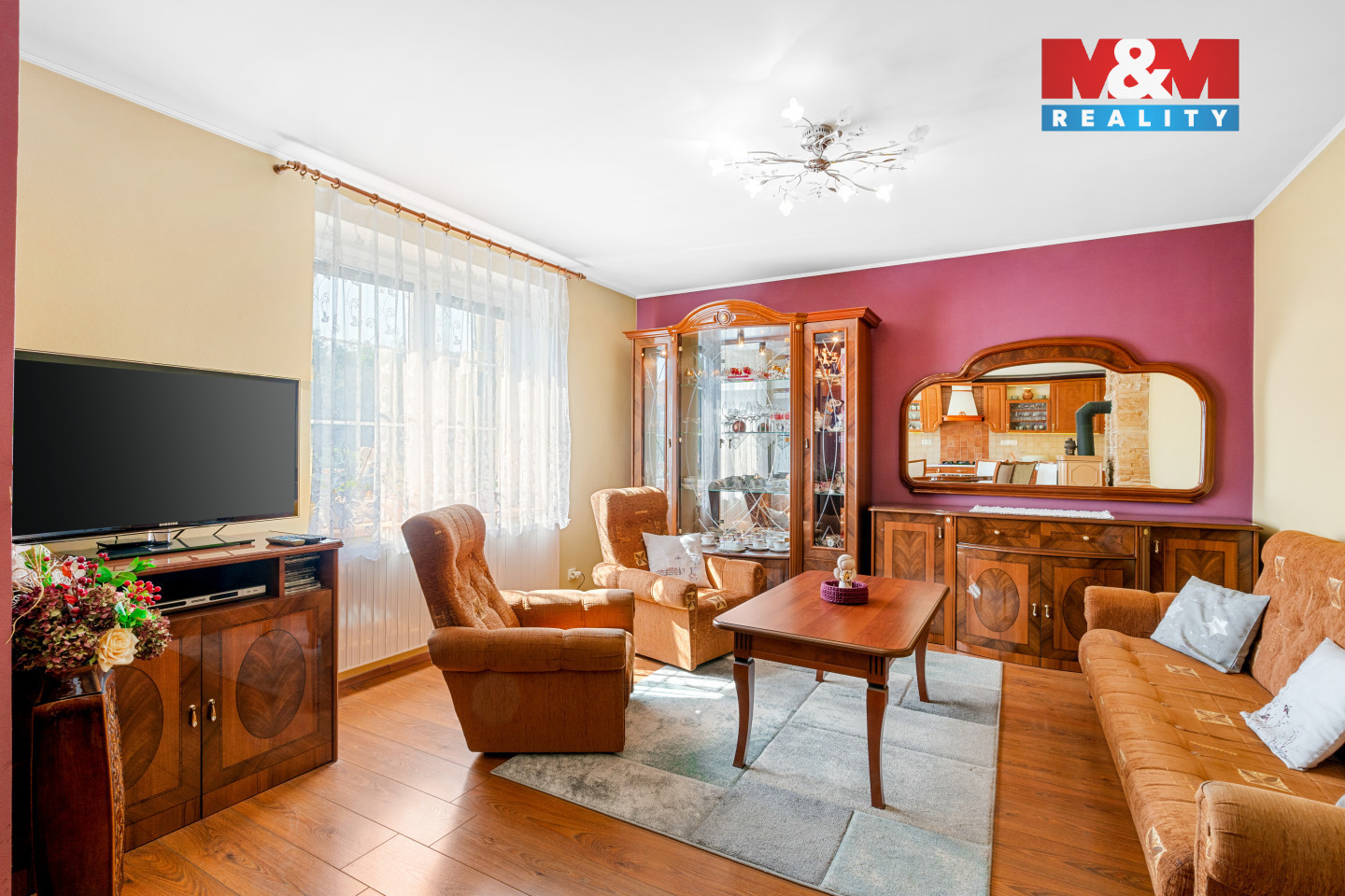 Obývací pokoj s kuchyní.