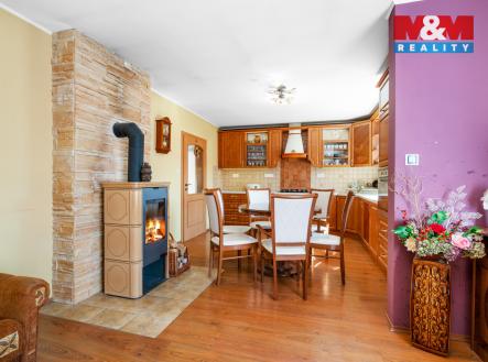 Obývací pokoj s kuchyní. | Prodej - dům/vila, 165 m²