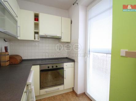 Kuchyňský kout s balkónem | Pronájem bytu, 1+kk, 36 m²