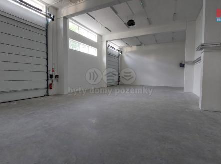 Pronájem - skladovací prostor, 712 m²