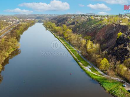 Pohled z výšky na blízké okolí | Prodej - chata/rekreační objekt, 32 m²