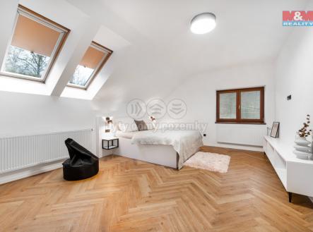 Prodej - dům/vila, 378 m²