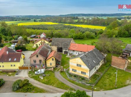 usedlost | Prodej - zemědělský objekt, 1 779 m²