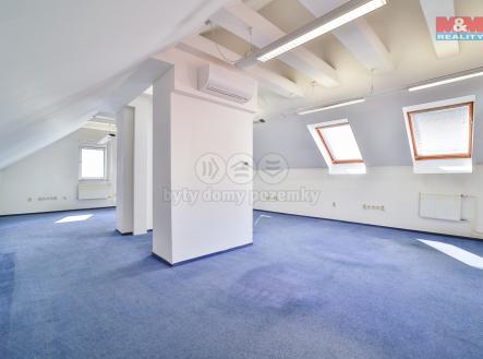 Pronájem - kanceláře, 174 m²