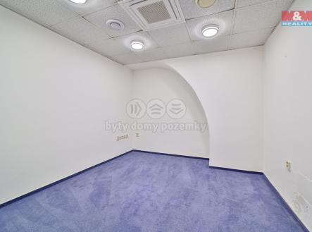 Pronájem - kanceláře, 192 m²
