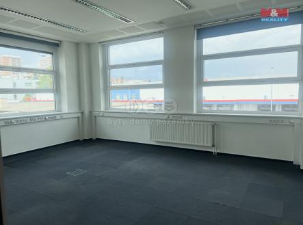 IMG_4173.jpg | Pronájem - kanceláře, 861 m²