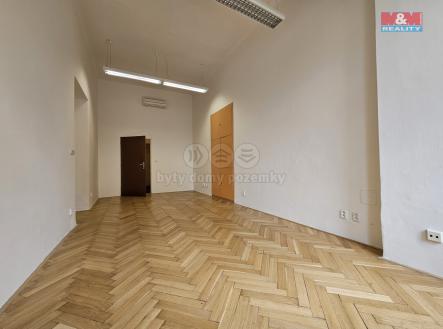 Pronájem - kanceláře, 87 m²