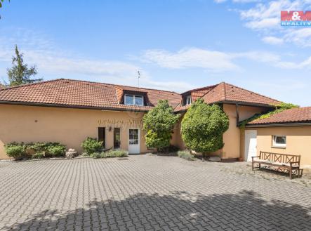 Prodej - dům/vila, 458 m²