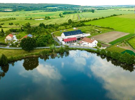 Pohled přes rybník.jpg | Prodej - dům/vila, 276 m²