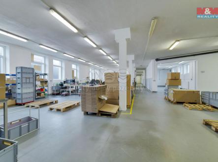 Pronájem - výrobní prostor, 1 600 m²