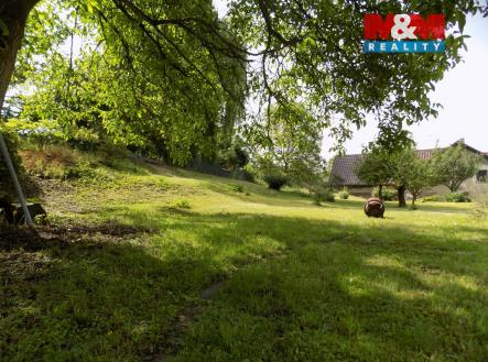 pohled na pozemek  | Prodej - pozemek pro bydlení, 1 046 m²
