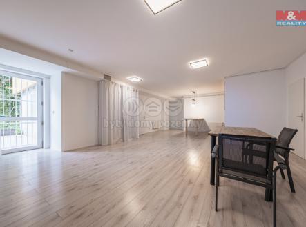 Prodej - kanceláře, 273 m²