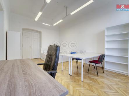 Pronájem - kanceláře, 97 m²