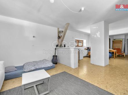 podkrovní pokoj | Prodej - dům/vila, 261 m²
