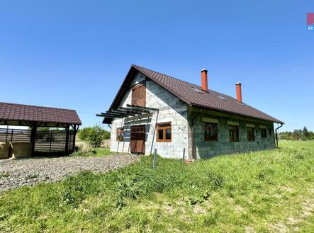 1. Venkovni Budova.jpeg | Prodej - pozemek, trvalý travní porost, 25 628 m²