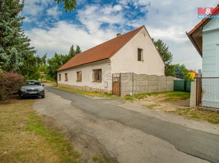 Pohled na dům z příjezdové cesty | Prodej - dům/vila, 230 m²