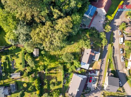 Letecký pohled na dům a okolí. | Prodej - dům/vila, 387 m²