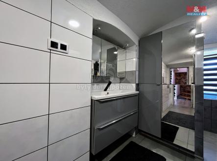 6AF777B1-7012-4B0E-9087-96E8506C78B4.jpeg | Prodej - dům/vila, 270 m²