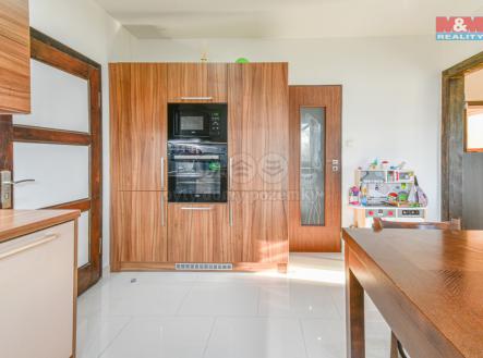 3d06864b-96e0-48ab-bf68-3c744a4c9315.jpg | Prodej - dům/vila, 320 m²