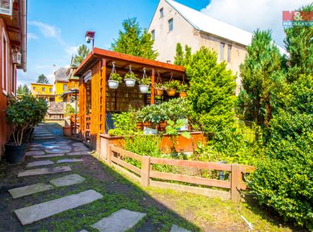 pohled zahrada | Prodej - dům/vila, 134 m²