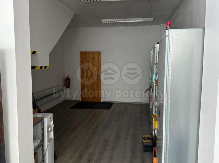 1755154b-9f98-4726-b24e-135e396a2bf7.jpeg | Pronájem - skladovací prostor, 420 m²