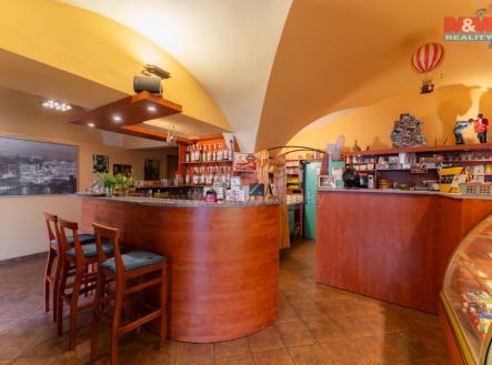 Bar | Prodej - restaurace, 730 m²