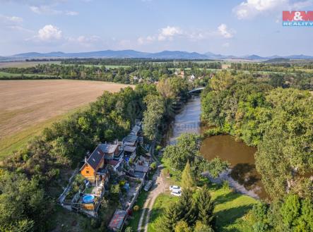 Pohled na dům a okolí | Prodej - dům/vila, 120 m²