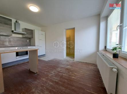 c4e643de-9e19-4b31-b9da-4bb8f8a67ab0.jpg | Prodej - dům/vila, 132 m²