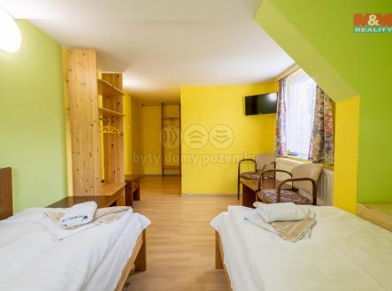 kemp pokoj1.jpg | Prodej - hotel, 15 771 m²