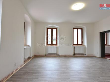 byt 100 velky pokoj.jpg | Prodej bytu, 2+kk, 55 m²